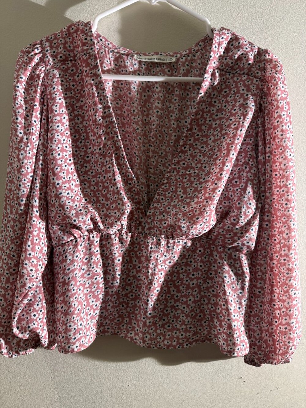 Abercrombie & Fitch Pink Floral Plunging V-Neck Blouse | M